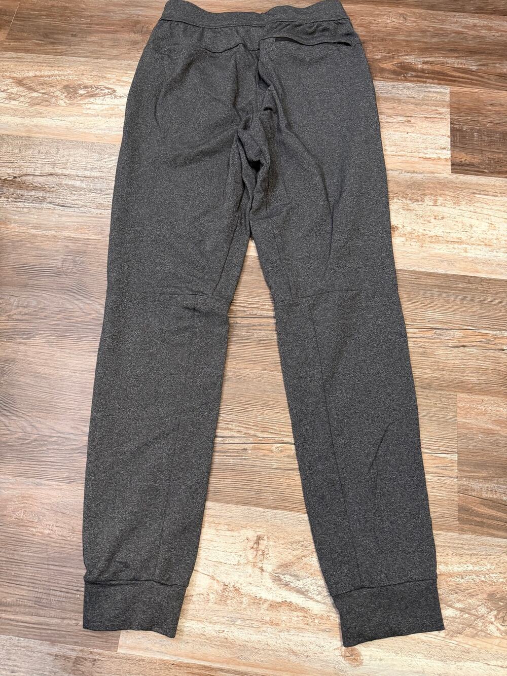 Lululemon Intent Joggers in charcoal gray Men’s size XS EUC